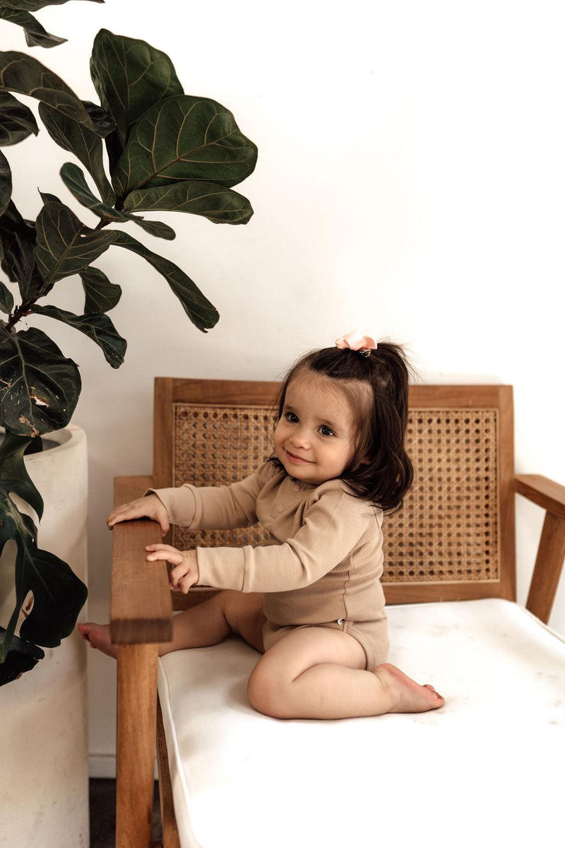 Long Sleeve Bodysuit - Pebble-BODYSUIT-SNUGGLE HUNNY-Mili & Lilies