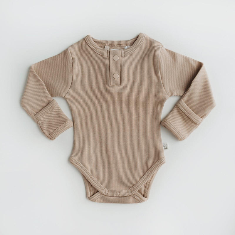 Long Sleeve Bodysuit - Pebble-BODYSUIT-SNUGGLE HUNNY-Mili & Lilies