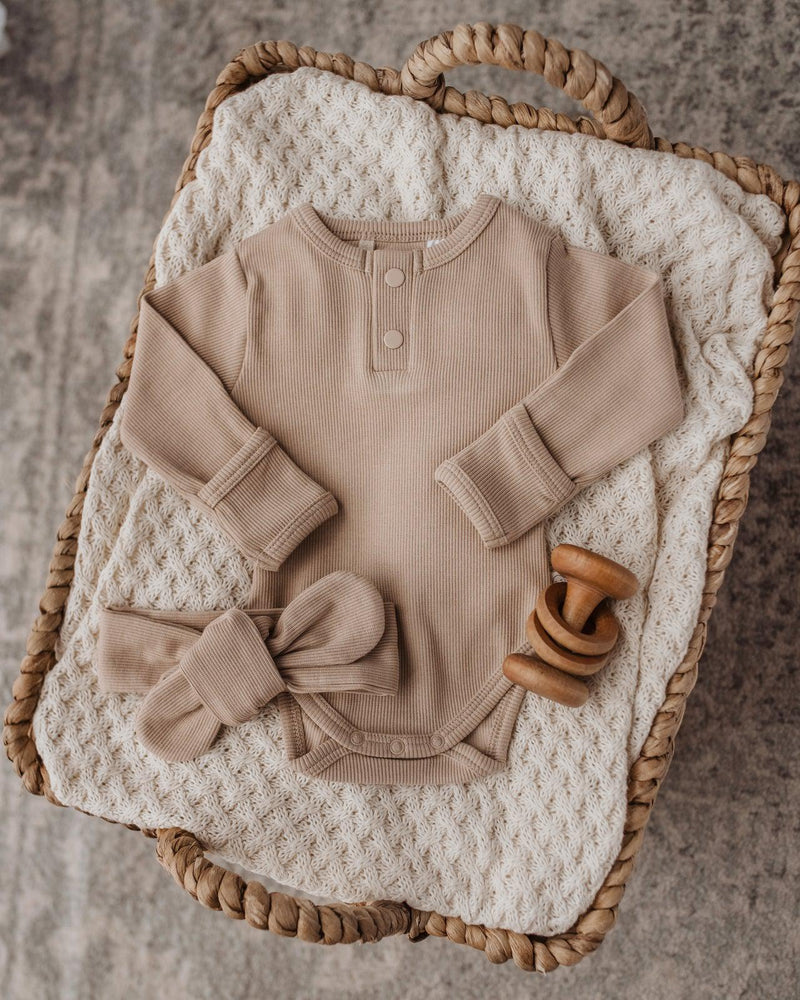 Long Sleeve Bodysuit - Pebble-BODYSUIT-SNUGGLE HUNNY-Mili & Lilies