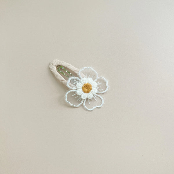 White Lace Flower Snap Clip Twin Set